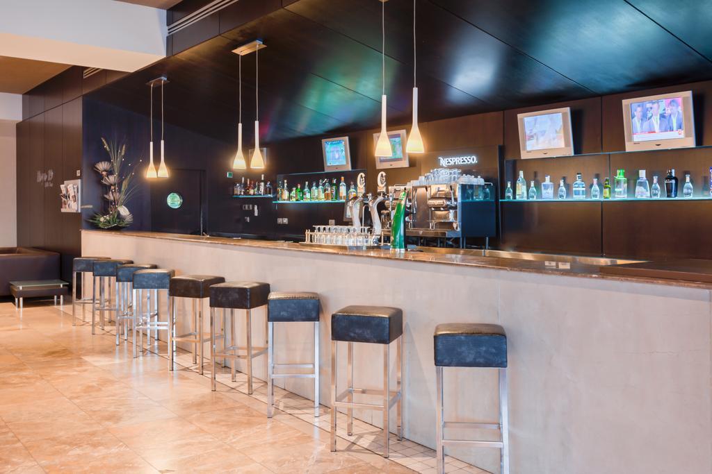 Occidental Aranjuez Hotel Buitenkant foto